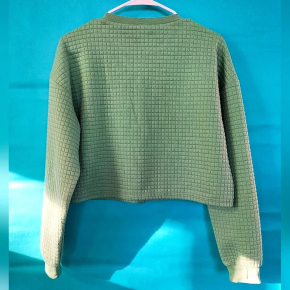 Rue21 Cropped Crewneck - Picture 4 of 5